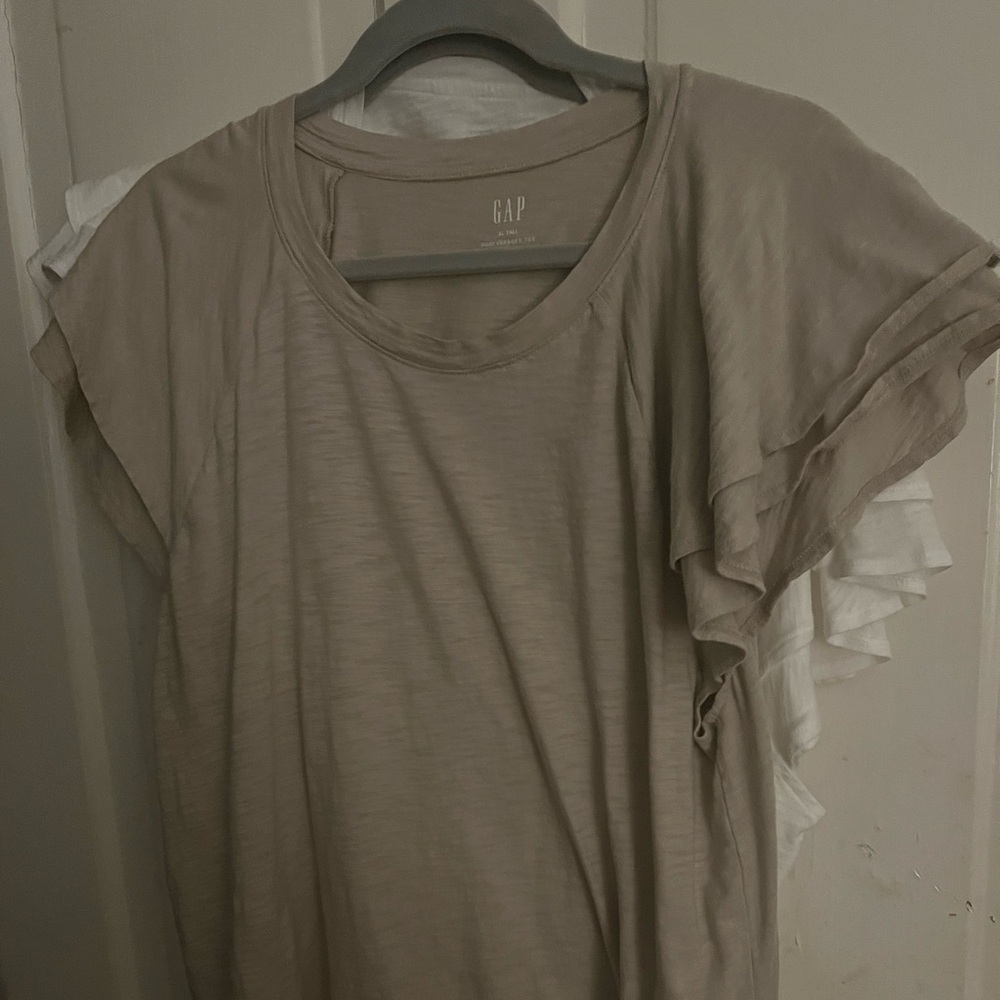 3 SS Gap XL Tall Ruffle sleeved tops
